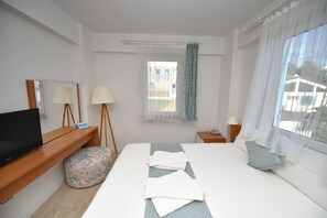 Double Room, Garden View | Minibar, in-room safe, desk, free WiFi - Garden Ada Hotel (Bozcaada)