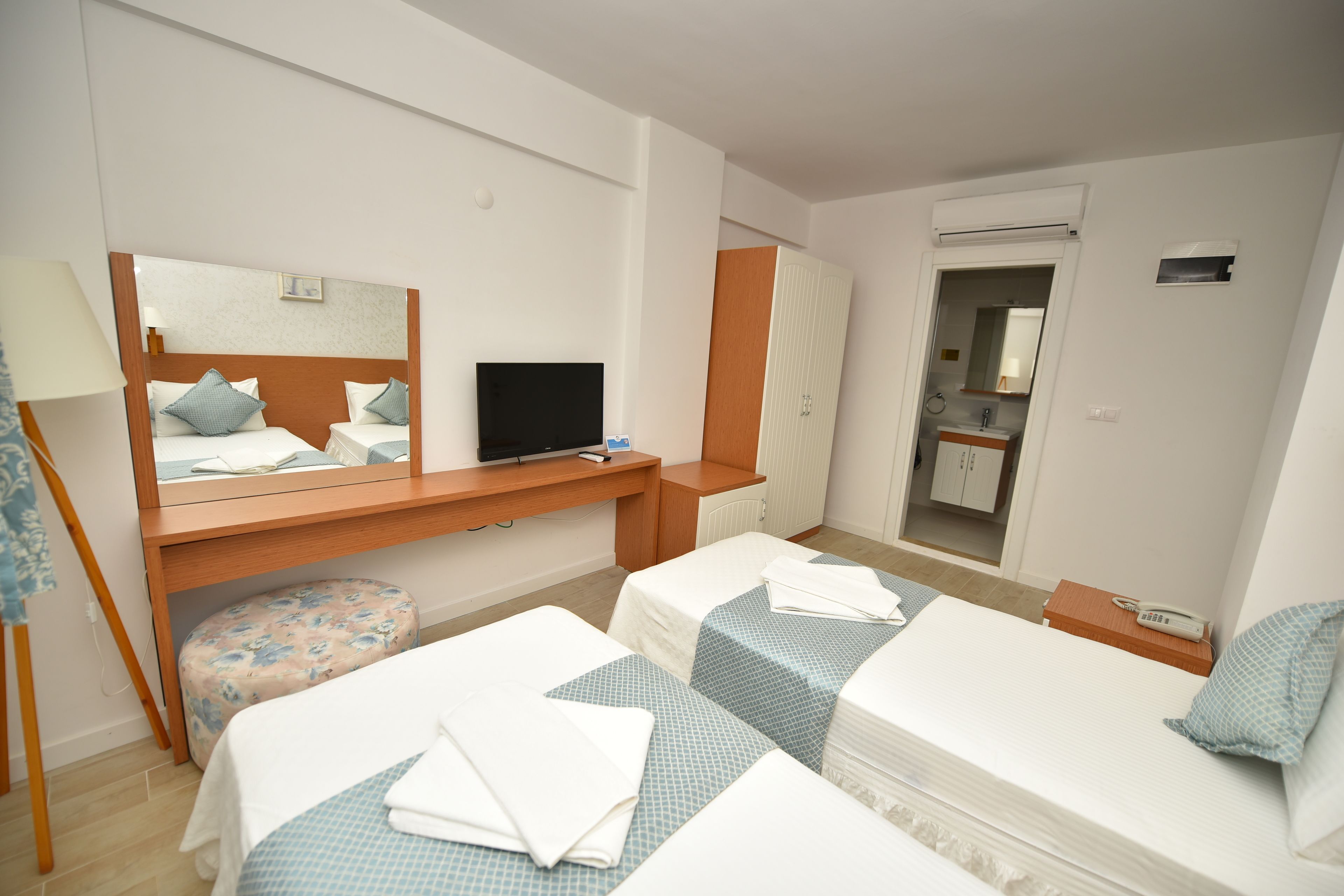 bodrum kat i̇ki ayrı yataklı oda, manzarasız | minibar, in-room safe, desk, free wifi