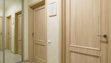 Superior-huoneisto, 1 makuuhuone, keittiö | Oleskelualue | Plasmatelevisio