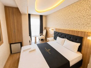Standard Room | Minibar, in-room safe, desk, soundproofing - Grand Mardini Hotel (Mersin)