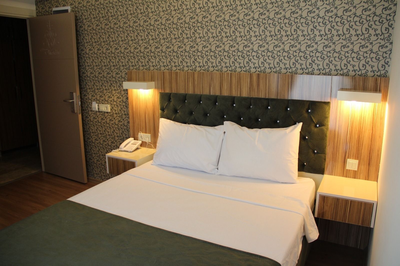 Suite | Minibar, in-room safe, desk, soundproofing