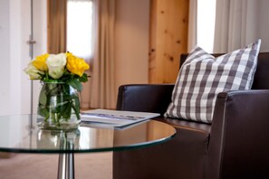 Premium bedding, in-room safe, desk, blackout curtains - Hotel Seehof Valbella Lenzerheide (Vaz-Obervaz)