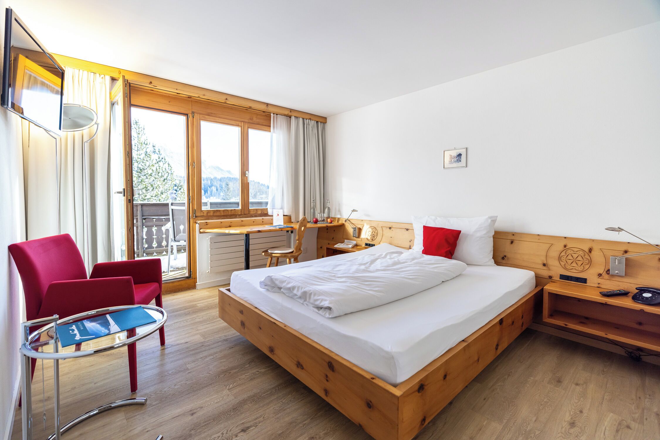 Single Room, Lakeside