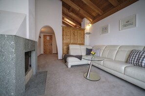 Suite | Living room | Flat-screen TV - Hotel Seehof Valbella Lenzerheide (Vaz-Obervaz)