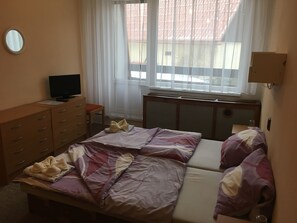 Double Room, Balcony | Blackout curtains, cots/infant beds, free WiFi, bed sheets - Penzion Slatina (Lipova-Lazne)