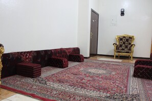 Verduisterende gordijnen, gratis wifi, beddengoed