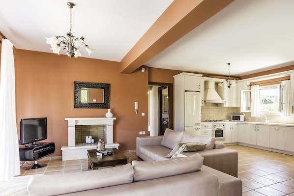 Villa, 2 Bedrooms | Living area