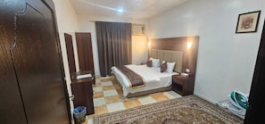 Apartment, 2 Bedrooms | Blackout drapes, free WiFi