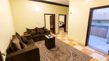 Apartment, 2 Bedrooms | Living area