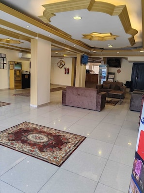 로비 좌석 공간