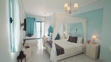 Premium bedding, in-room safe, desk, blackout drapes