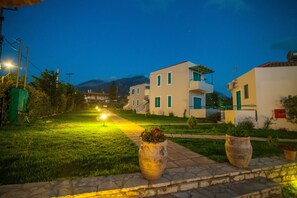 Property grounds - Kyparissia Blue (Trifylia)