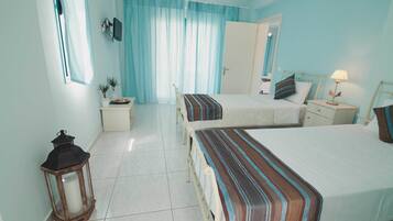 Premium bedding, in-room safe, desk, blackout drapes