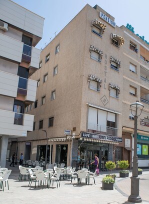 Front of property - Pensión Juan Pedro (Roquetas de Mar)