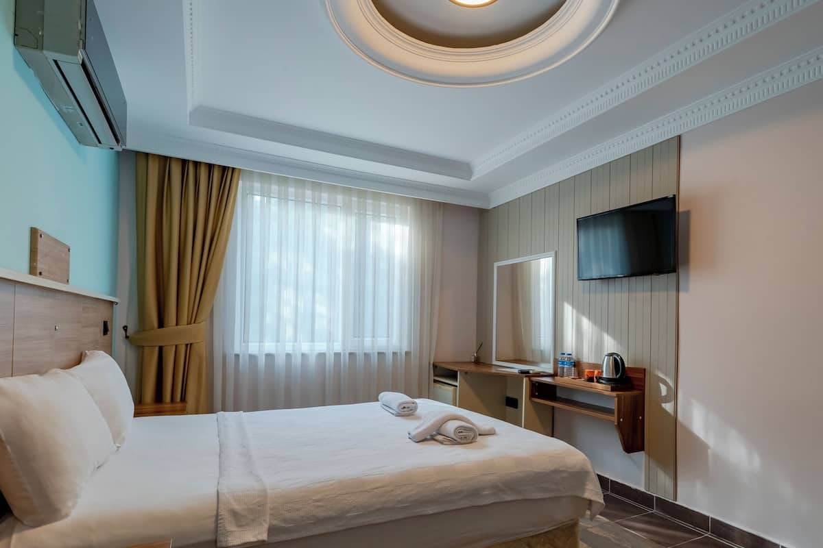 Economy Room | Garden view