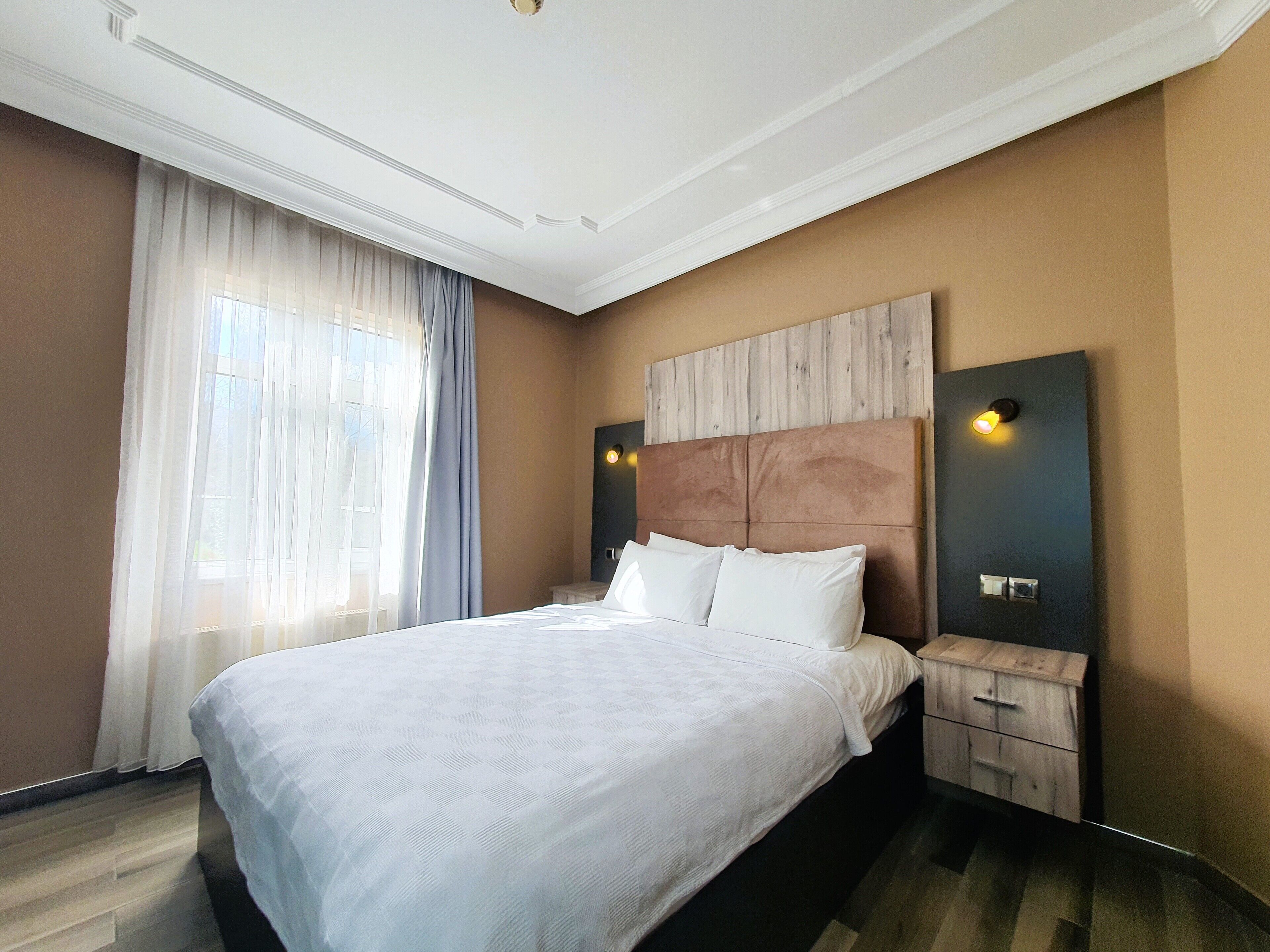 Premium bedding, minibar, individually decorated, soundproofing