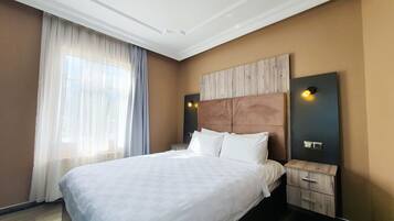 Premium bedding, minibar, individually decorated, soundproofing