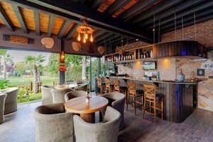 Bar (en la propiedad)