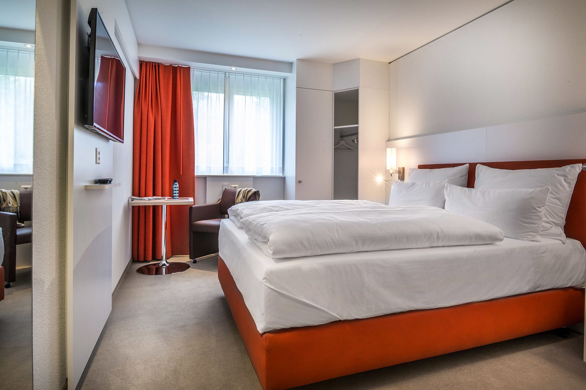 premium bedding, in-room safe, soundproofing, free wifi