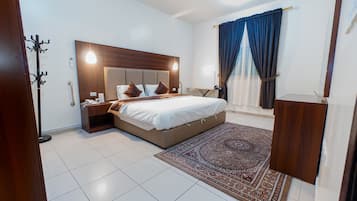 ستائر تعتيم وتجهيزات عازلة للصوت وواي فاي مجانًا وملاءات أسرّة