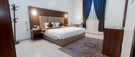 Apartment, 2 Bedrooms | Blackout drapes, soundproofing, WiFi (free), bed sheets