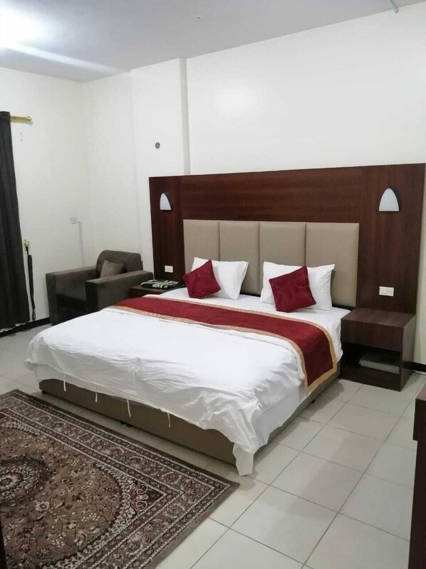 Blackout drapes, soundproofing, free WiFi, bed sheets - Al Eairy Furnished Apartments Al Ahsa 2 (Al-Hofuf)