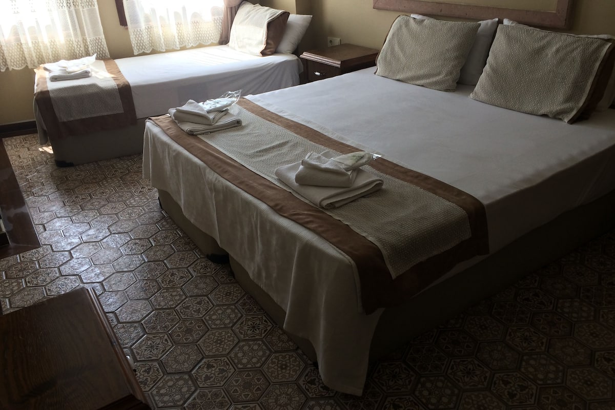 Triple Room | In-room safe, free WiFi, bed sheets