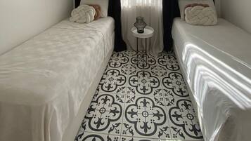 Maison Familiale, 3 chambres | Coffres-forts dans les chambres, bureau