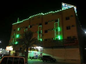 Façade de l’hébergement - soirée/nuit