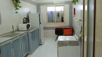 Căn hộ, 2 phòng ngủ | Bếp nhỏ riêng | Tủ lạnh, lò nướng, bếp nấu