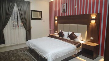 Blackout drapes, soundproofing, WiFi (free)
