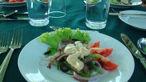 Makanan dan minuman