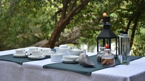 Tempat makan outdoor