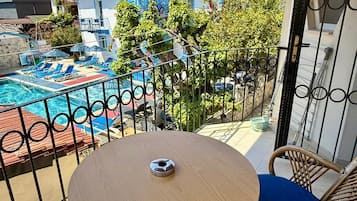 Villa, 3 Bedrooms | Balcony