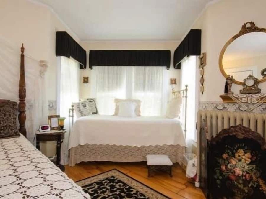 Rom, privat bad | Sengetøy av topp kvalitet, individuelt dekorert og individuelt innredet