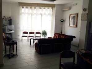 Lobby sitting area - Hotel Europa (Vittoria)
