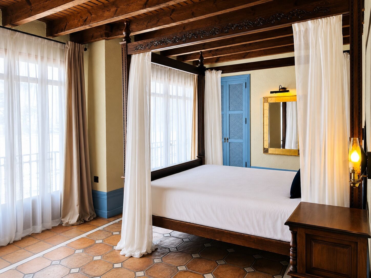 Junior Suite (Superior) | Minibar, in-room safe, desk, laptop workspace