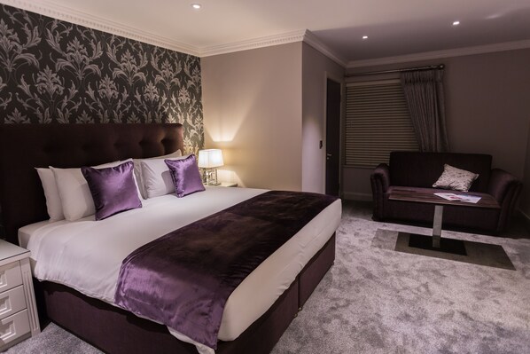 Junior Suite, 1 King Bed, Ensuite