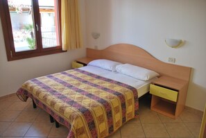 2 bedrooms, cots/infant beds, WiFi