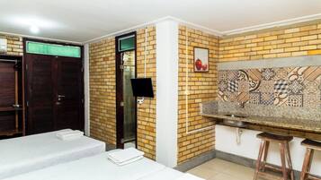 1 habitación, minibar, wifi gratis y ropa de cama