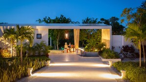 Front of property - evening/night - Central Park Tulum by Los Amigos (Tulum)