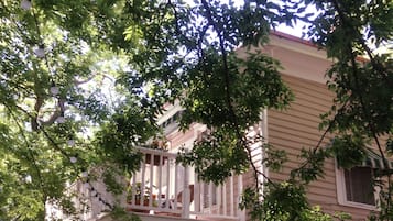 Gardener's Cottage with Balcony | 陽台景觀