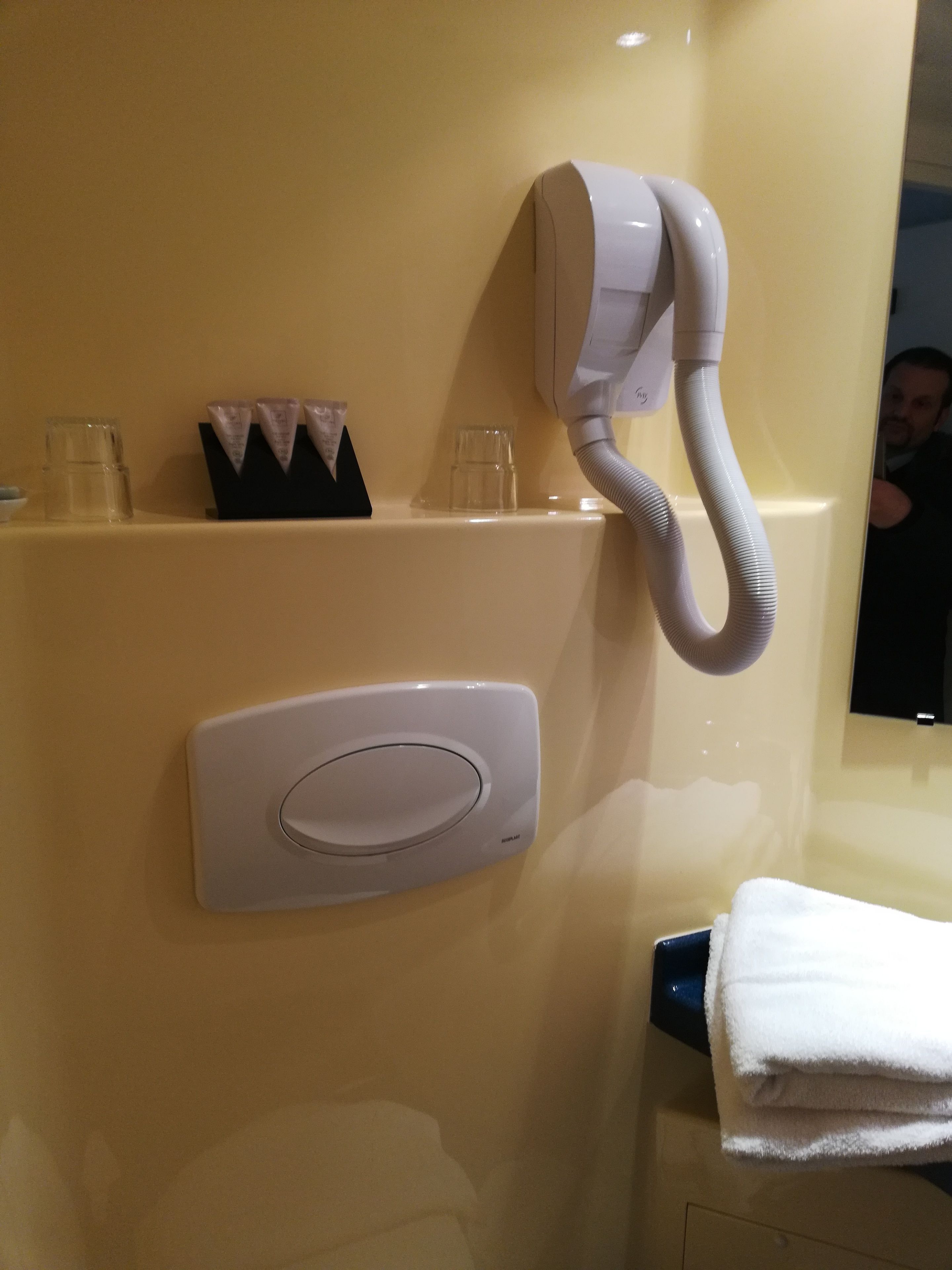 classic double or twin room (sapin) | bathroom | shower, free toiletries, hair dryer, towels