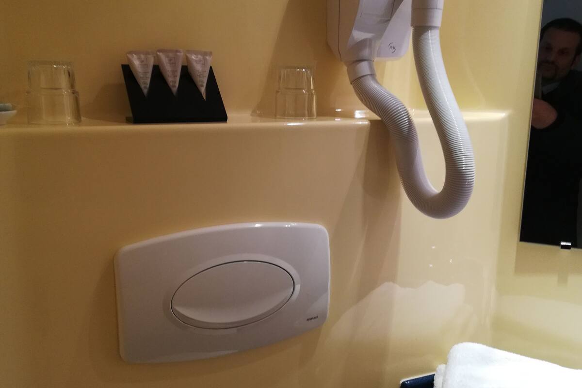 classic double or twin room (sapin) | bathroom | shower, free toiletries, hair dryer, towels