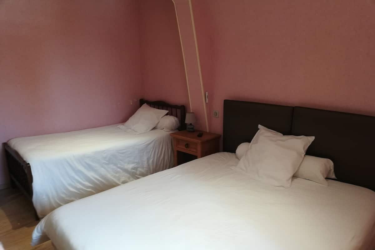 Classic Triple Room (Rose) | Premium bedding, desk, free WiFi, bed sheets