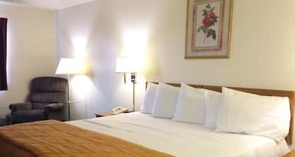 Capital O Amerihost Inn and Suites Fulton Hwy 54 MO