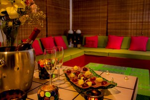 Villa Premium, 1 cama de matrimonio grande, cocina | Cocina básica privada | Frigorífico y cafetera o tetera