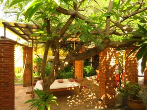 Terrace/patio - Hotel Casa Alvarada (Comala)