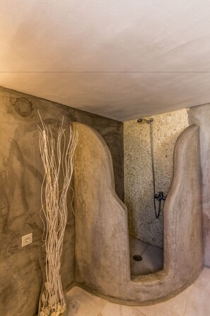 Luxury-Villa, 3 Schlafzimmer, Meerblick | Dusche im Bad