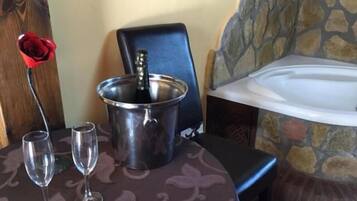 Lunch served, Mediterranean cuisine